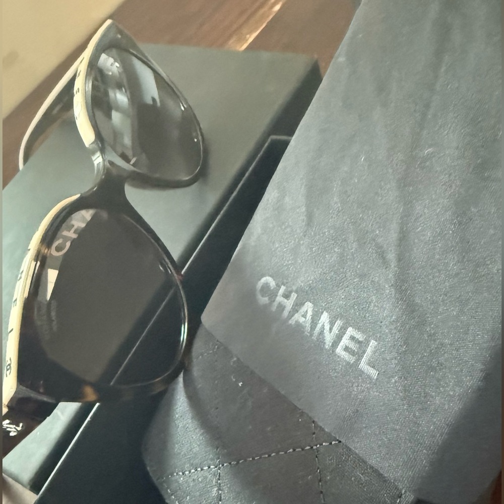 CHANEL Black Sunglasses